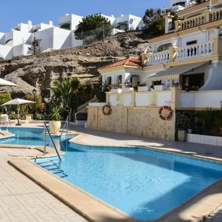 Appartement With Heating Pool. *